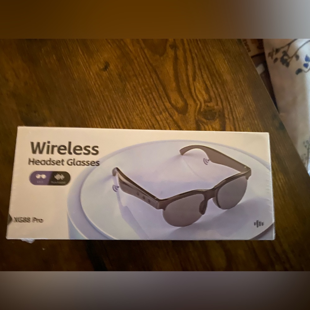 Wireless Bluetooth headset Audio Glasses New never been opened